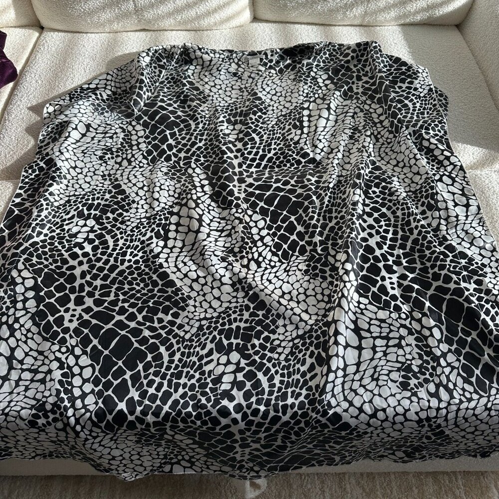 Eve Essance Women’s Shawl OS – Elegant & Versatile Accessory for Every Occasion
